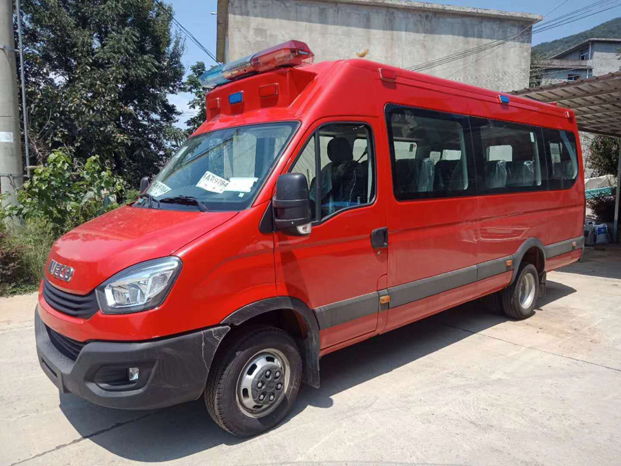 依维柯多功能指挥车