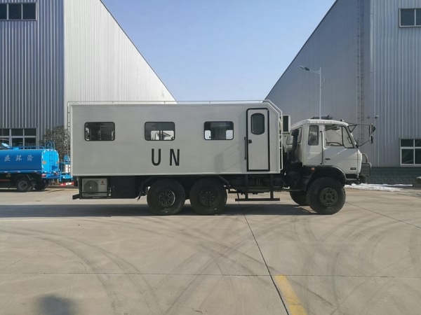 东风六驱8-12人宿营车