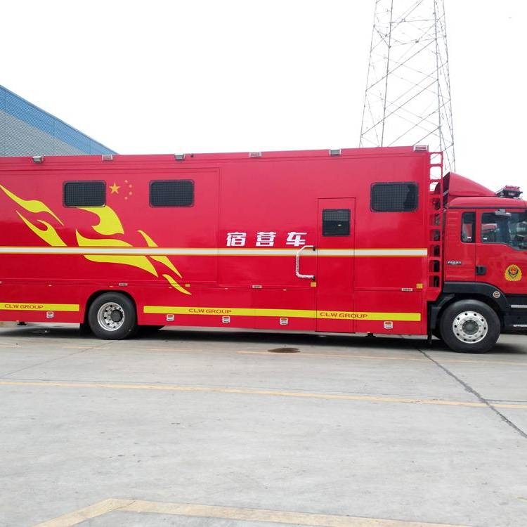 重汽汕德卡24人野外住宿车