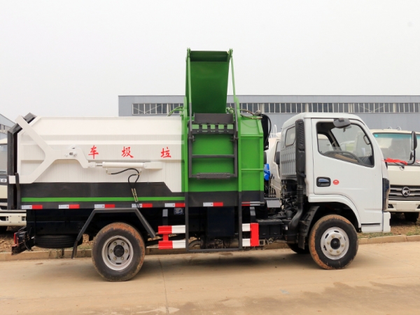 东风小多利卡5方挂桶垃圾车