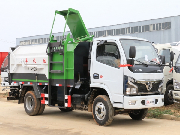 东风小多利卡5方挂桶垃圾车