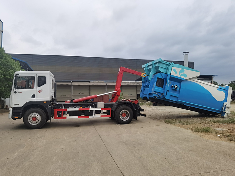 东风D9配鲸鱼垃圾站