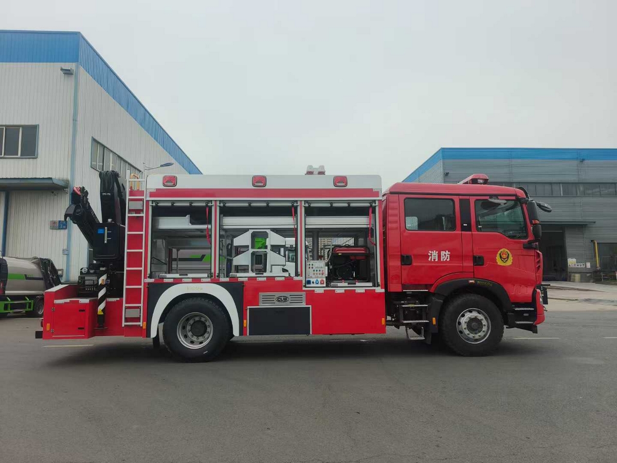 重汽豪沃抢险救援消防车