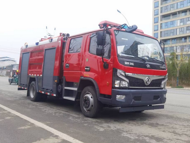 5吨东风水罐消防车