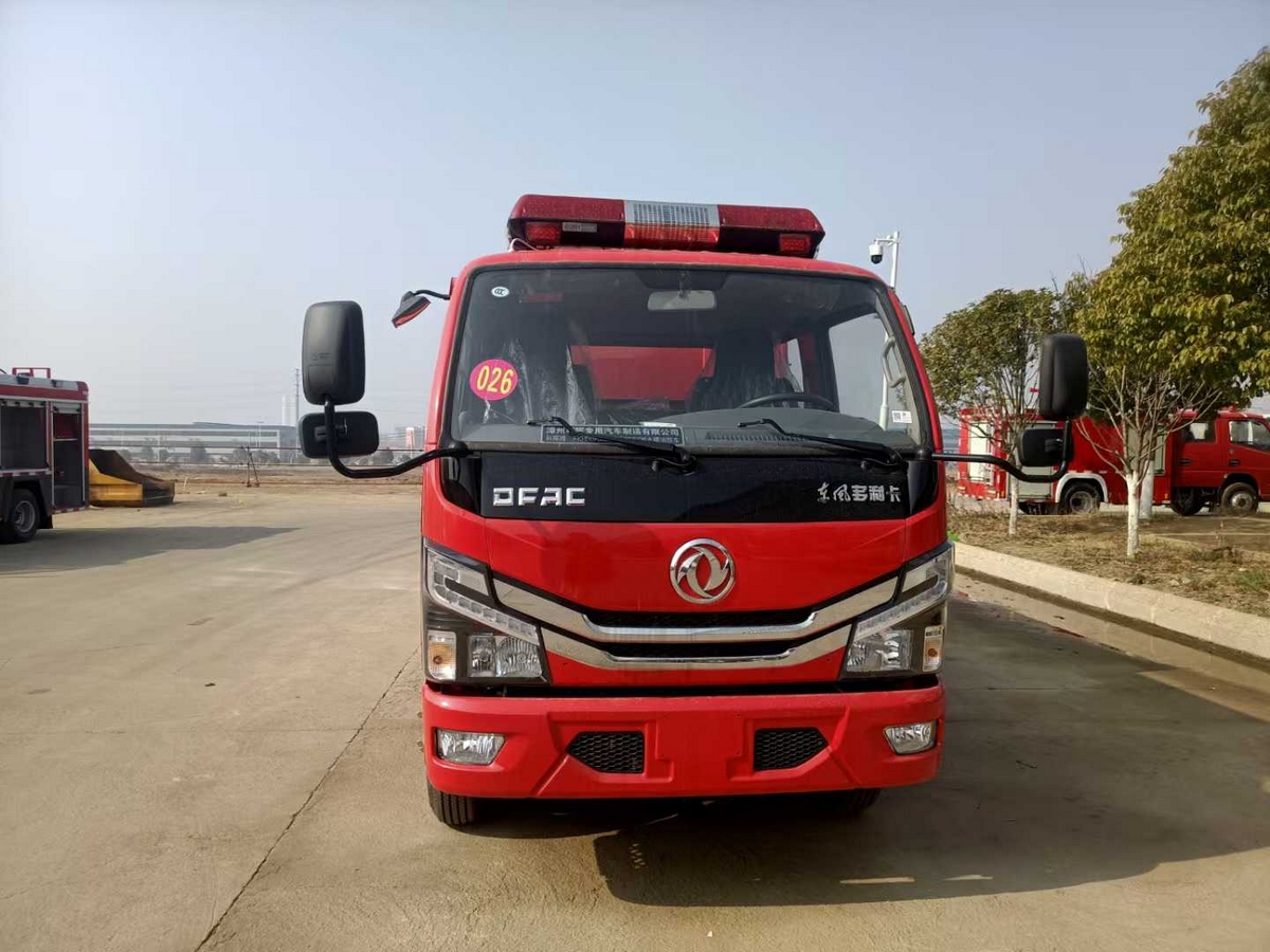 2吨东风水罐消防车