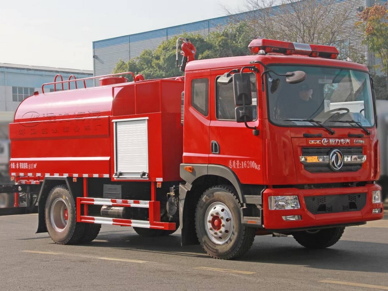 10吨东风消防洒水车