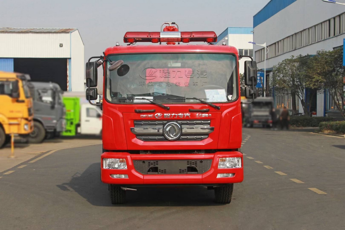 10吨东风消防洒水车