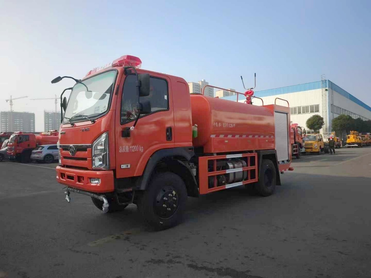 6吨三环创客消防洒水车