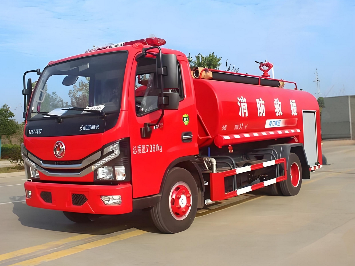 5吨东风消防洒水车