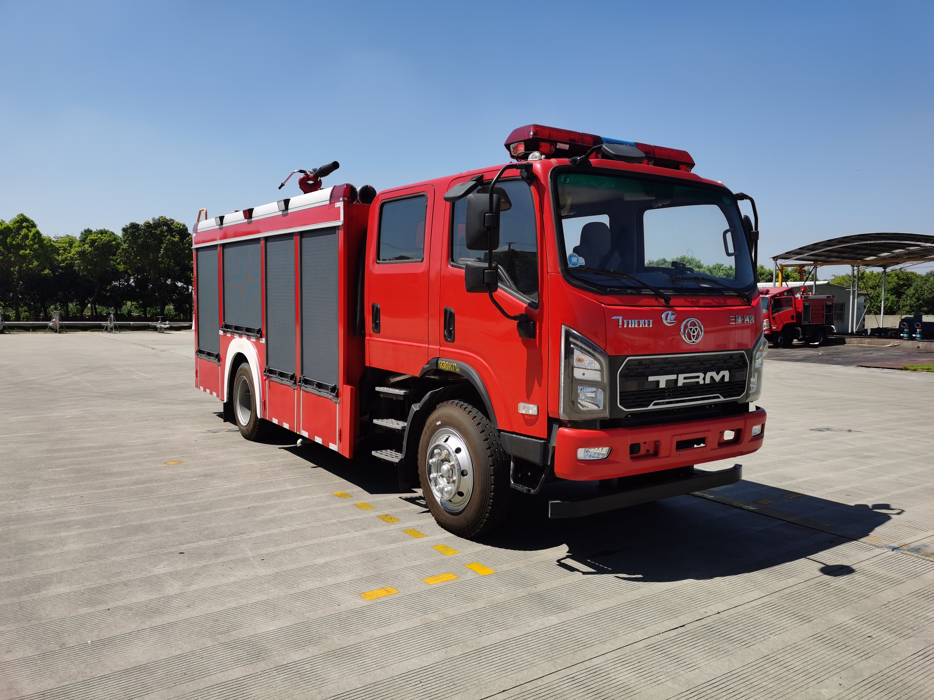 三环6吨水罐消防车