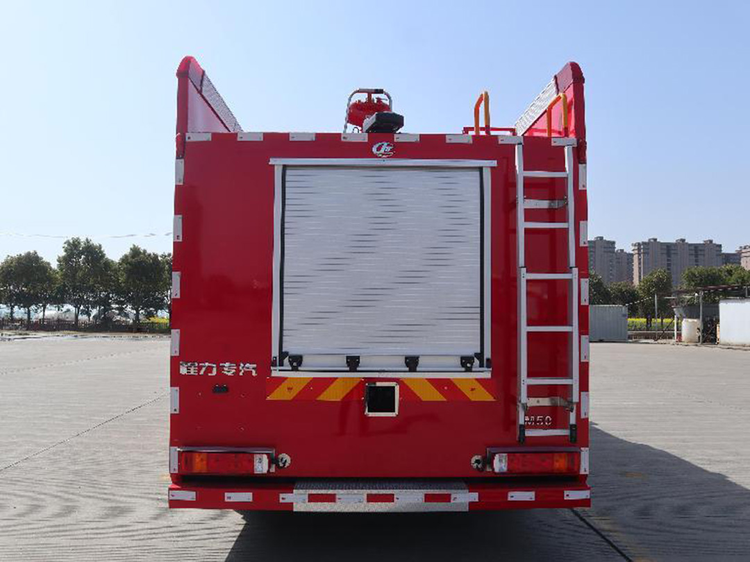 豪沃四驱5吨泡沫消防车