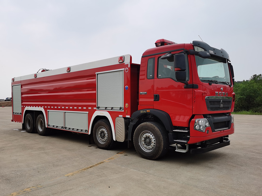豪沃25吨水罐消防车(单排)