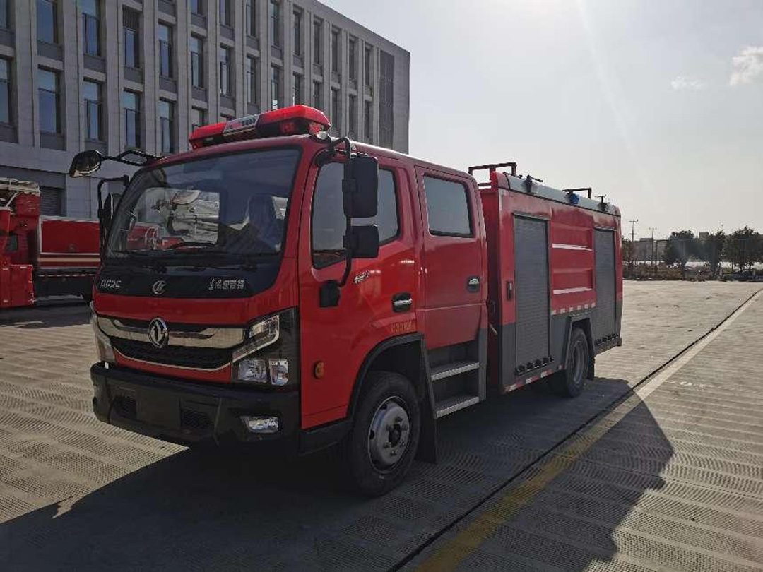 东风福瑞卡4.8吨泡沫消防车