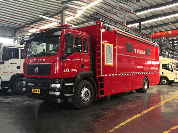 CL5170XBX6AYS汕德卡被服洗涤车