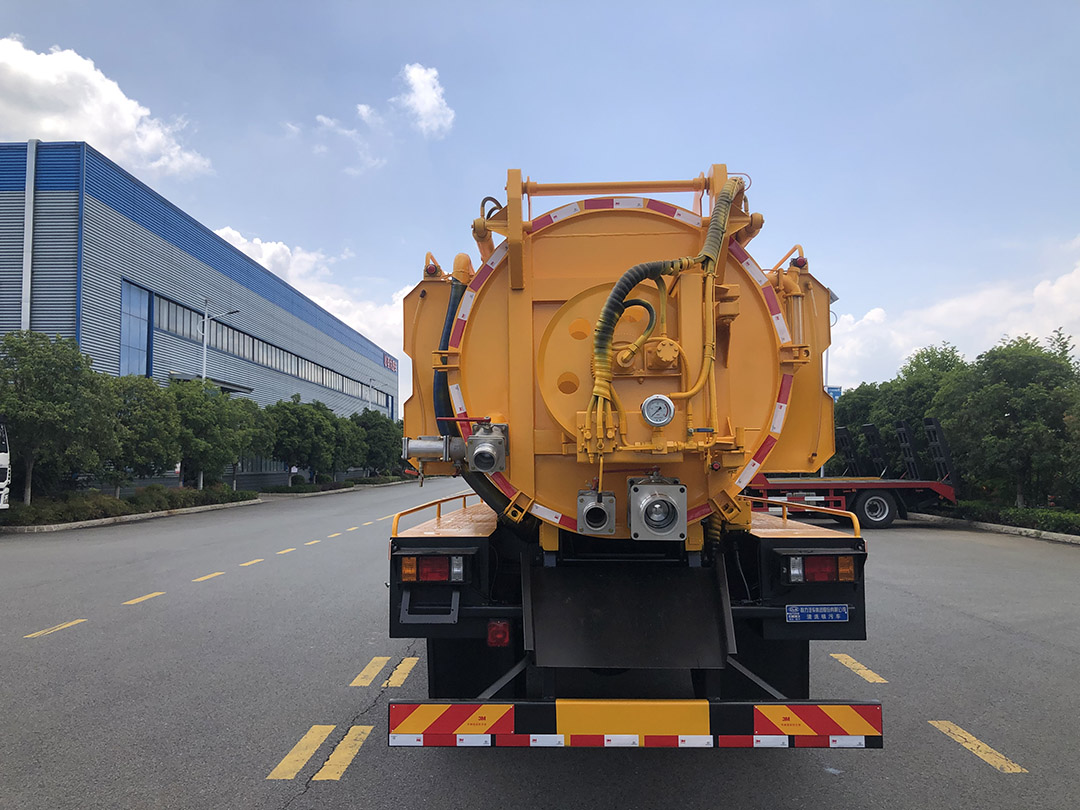 重汽豪曼分体罐清洗吸污车