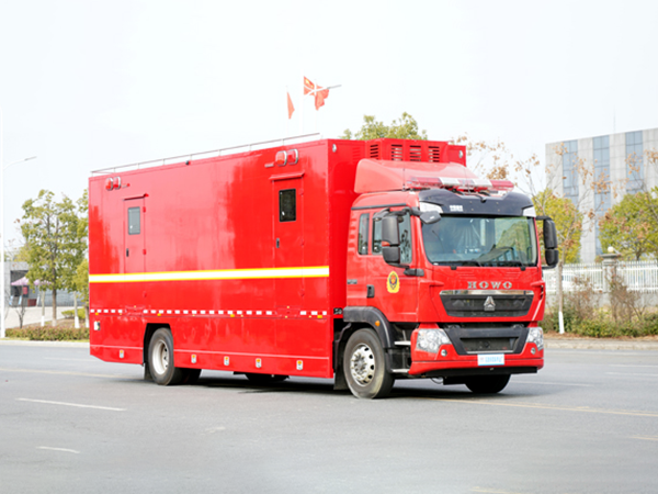 CL5130XCS6AYS豪沃厕所车