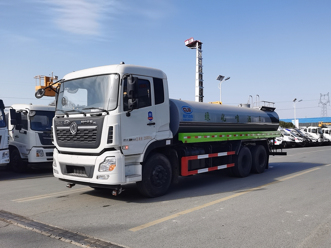 东风天龙后双桥17.8方绿化喷洒车