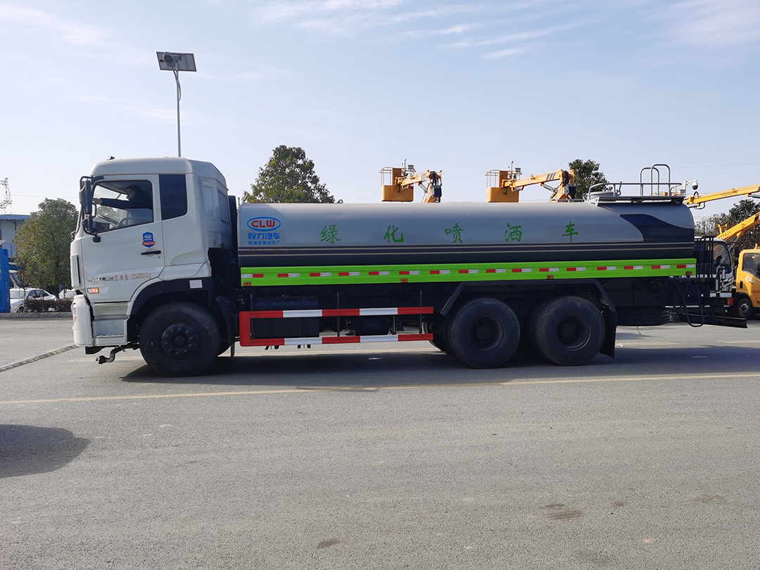 东风天龙后双桥17.8方绿化喷洒车
