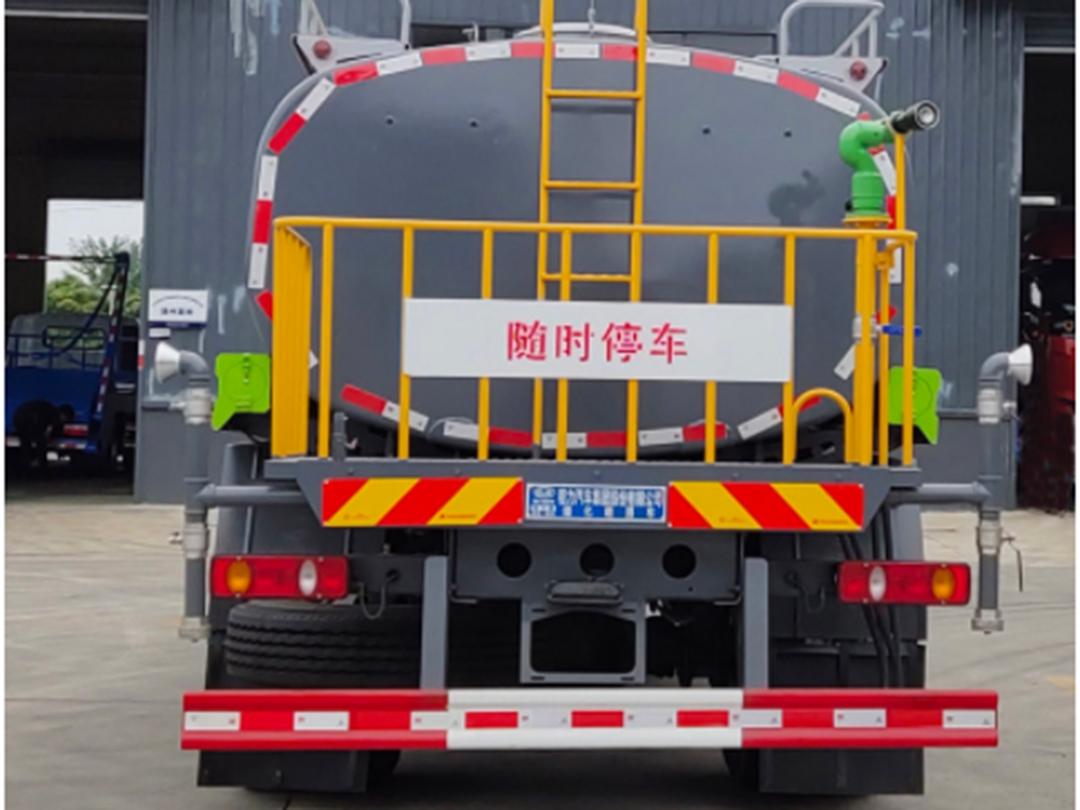 程力天锦系列13.61方洒水车