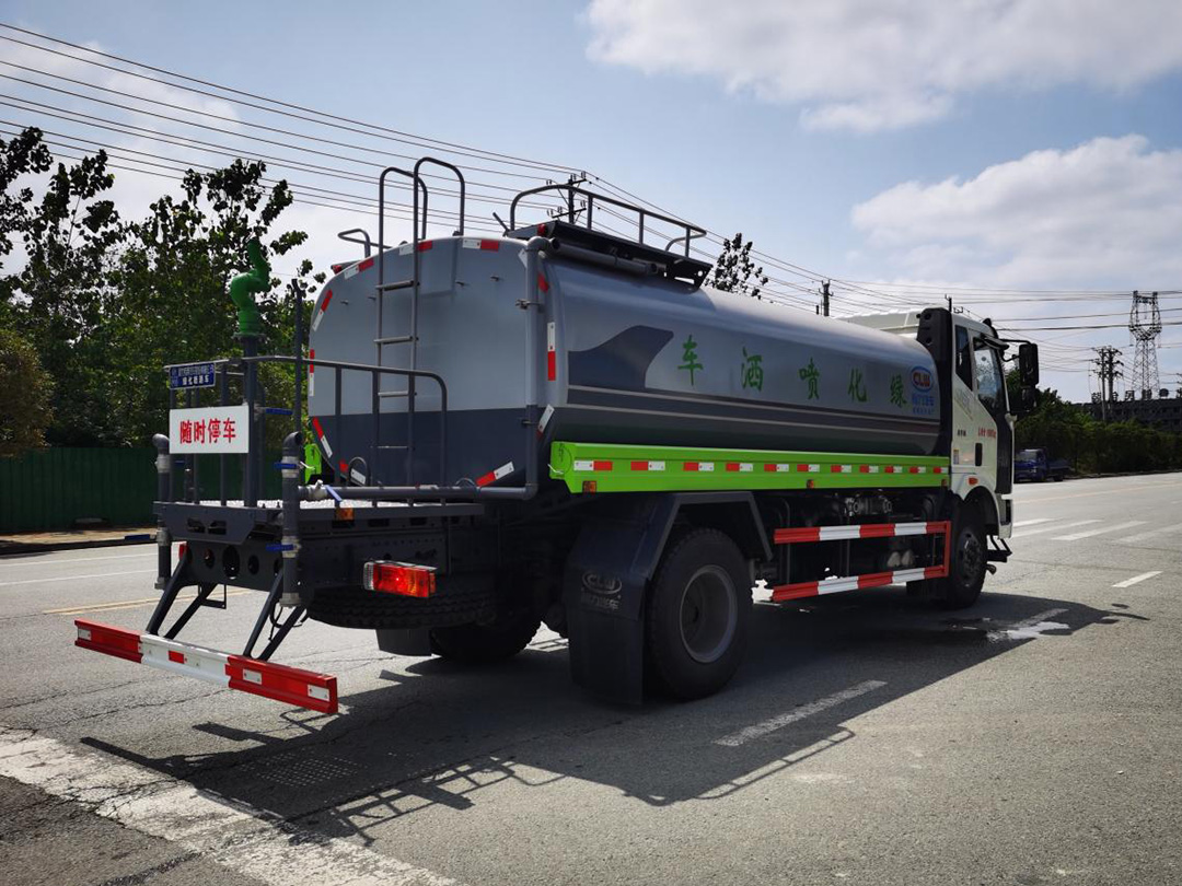 解放系列14.26方绿化喷洒车