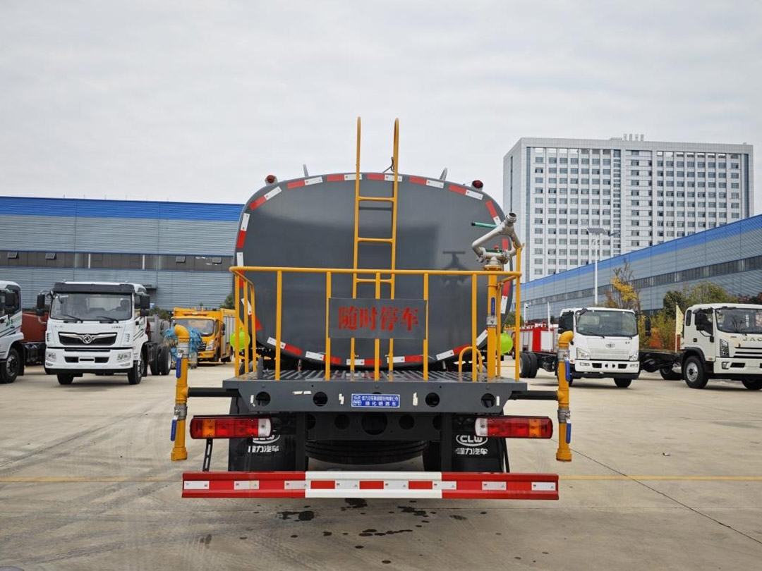 福田欧航系列14.5方绿化喷洒车