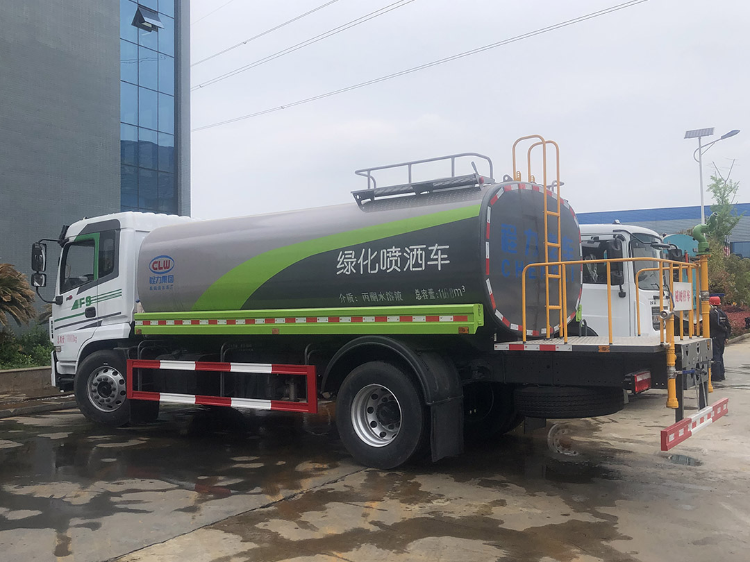 东风福瑞卡系列15方绿化喷洒车