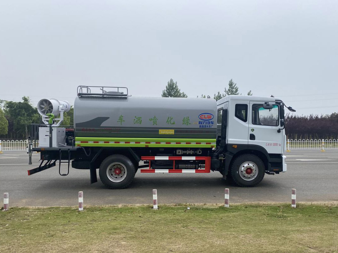 东风D9系列13.84方绿化喷洒车