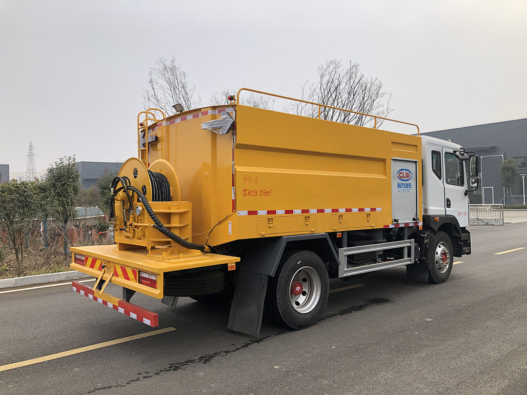 东风D9高压清洗车