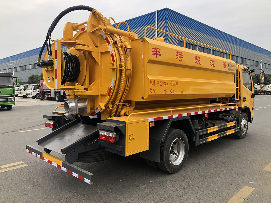 10方大多利卡清洗吸污车