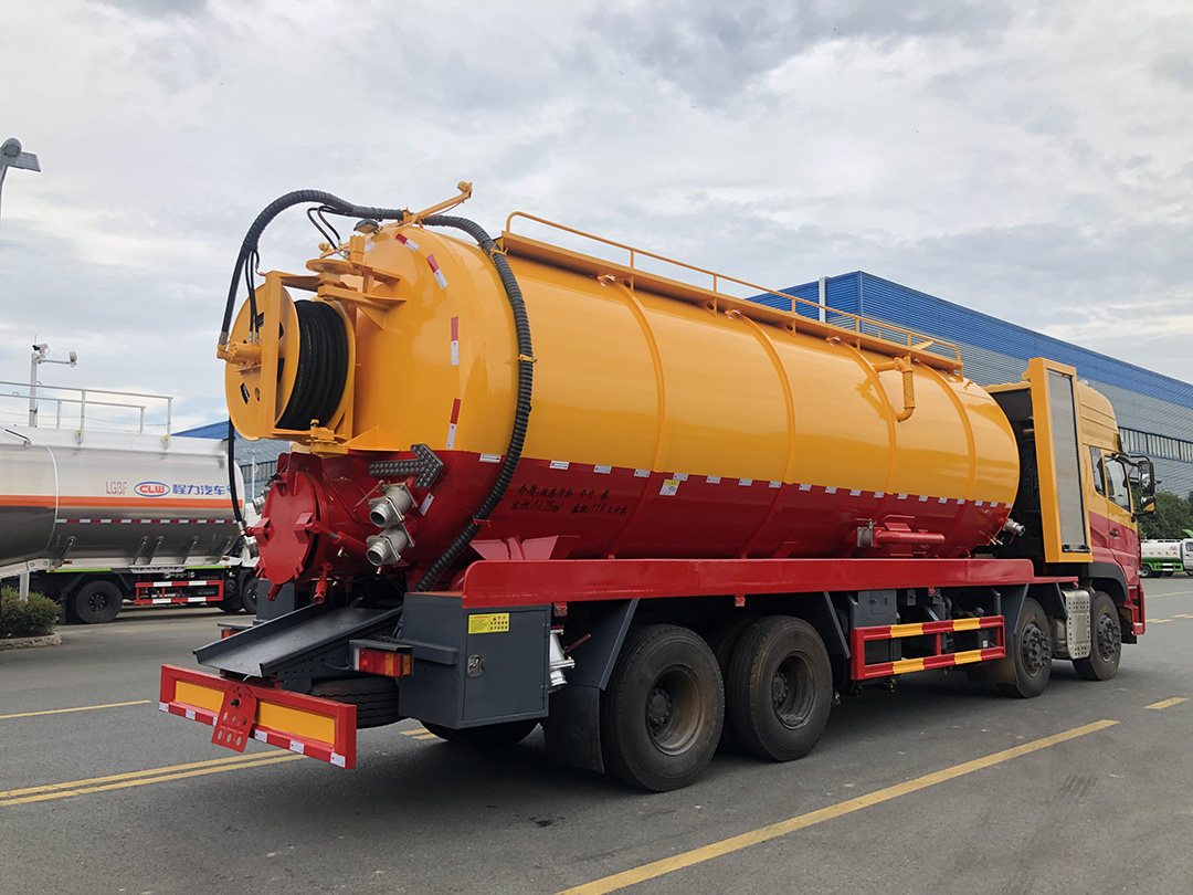 东风天龙前四后八清洗吸污车