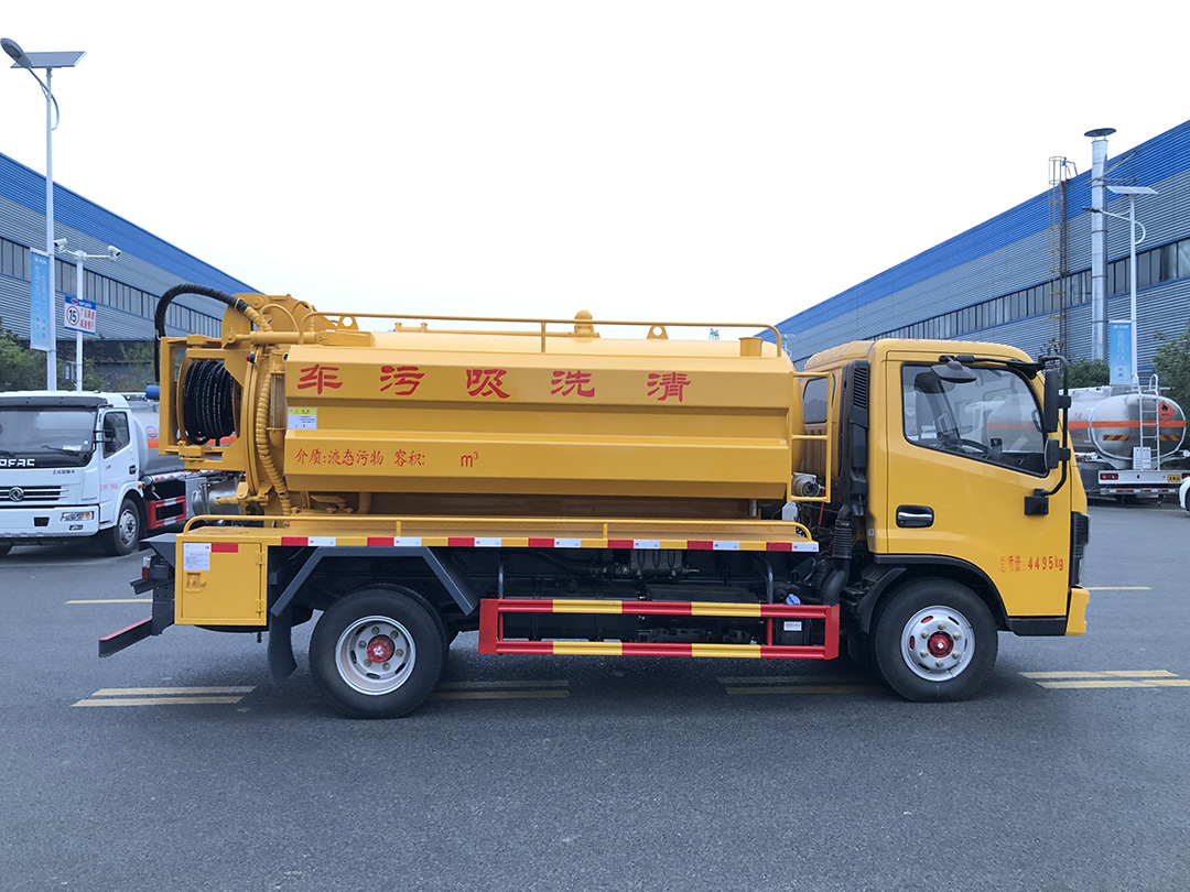 东风小多利卡清洗吸污车