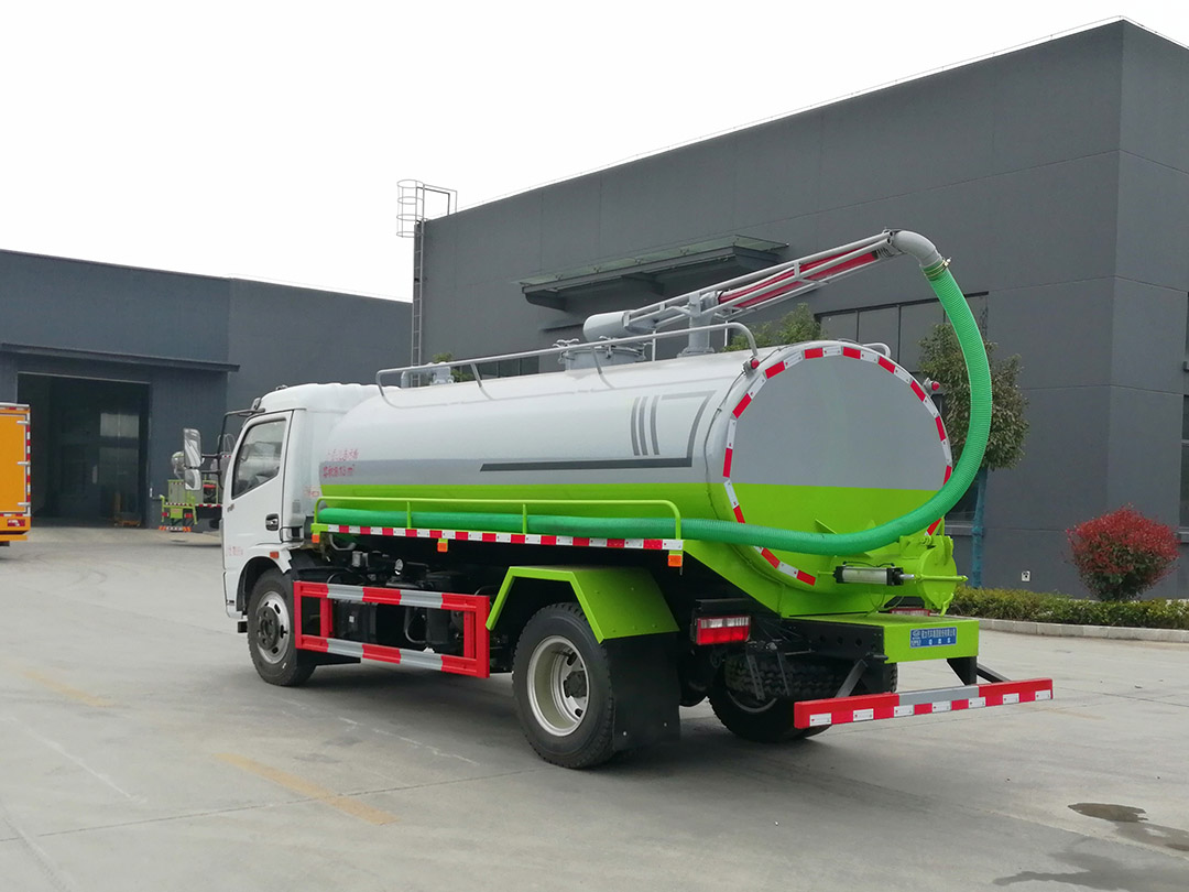 东风大多利卡吸粪车