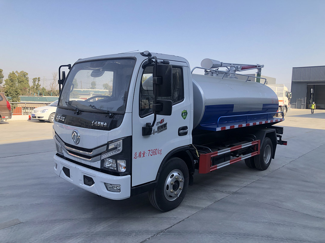 东风小多利卡吸粪车