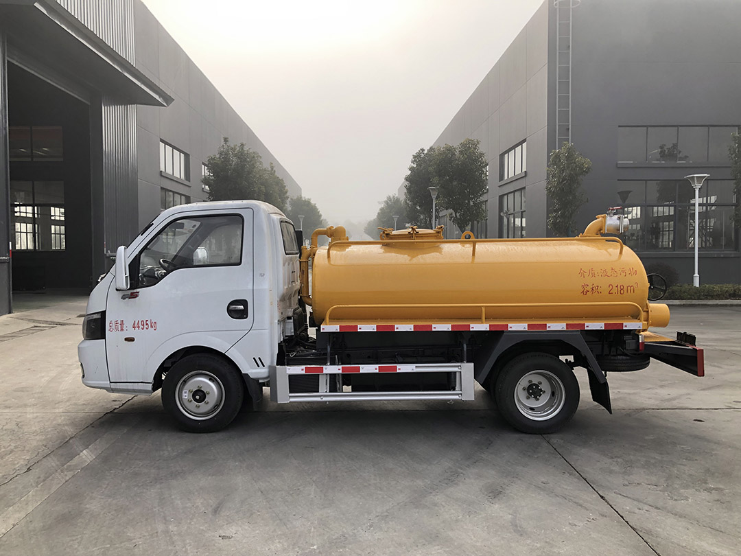 东风途逸吸粪车