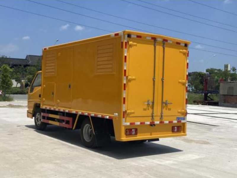 江铃2400方大流量排水抢险车