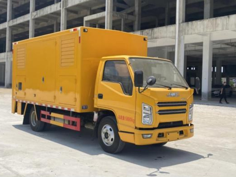 江铃2400方大流量排水抢险车