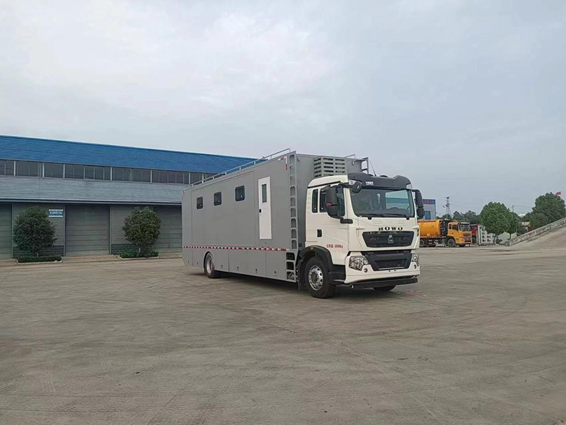 CL5161TSY6AYS汕德卡宿营车