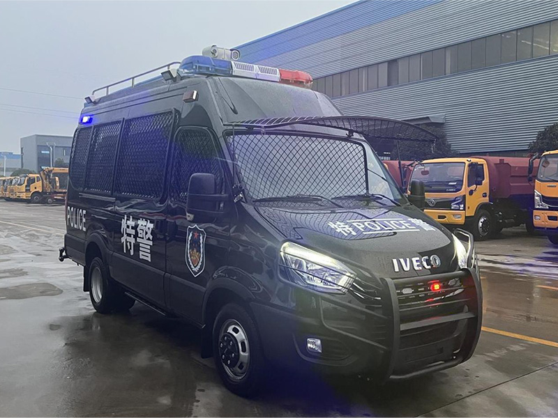 依维柯欧胜运兵车