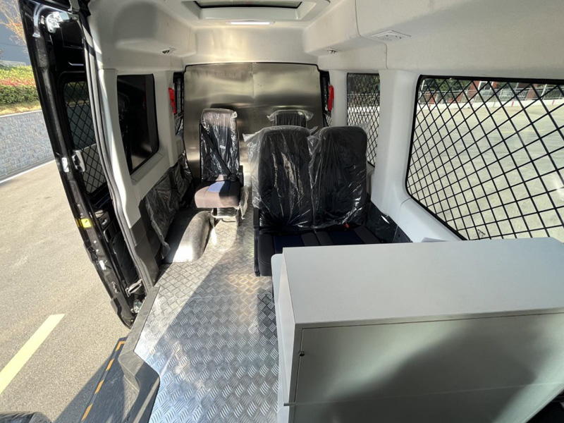 依维柯欧胜运兵车