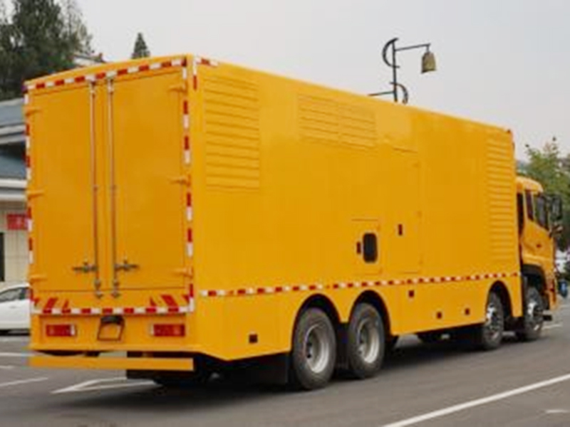 东风天龙前四后八电源车1000KW