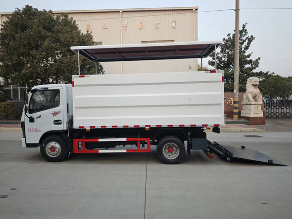 程力威牌CLW5070XTYCDP型密闭式桶装垃圾车