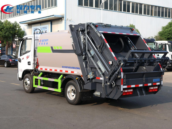 东风多利卡D5压缩垃圾车