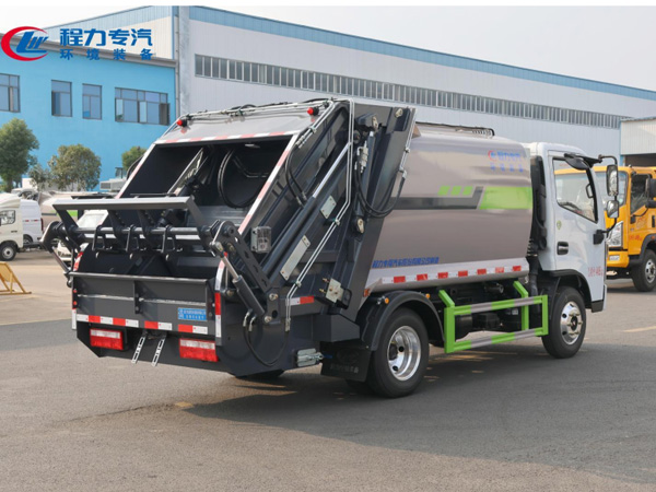 东风多利卡D5压缩垃圾车