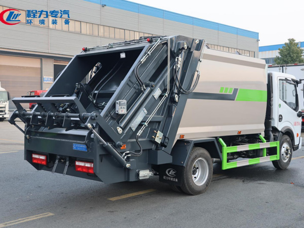 东风多利卡D6新款压缩垃圾车