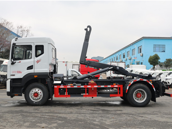 东风多利卡D9勾臂垃圾车