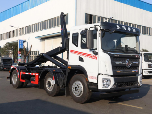 东风华神小三轴勾臂垃圾车