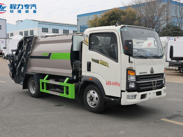 重汽豪沃M2地库王压缩垃圾车